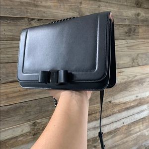 Salvatore Ferragamo - Vera Bow Nero Shoulder Bag
